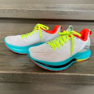 Saucony Endorphin Shift - size 7.5 - almost new!